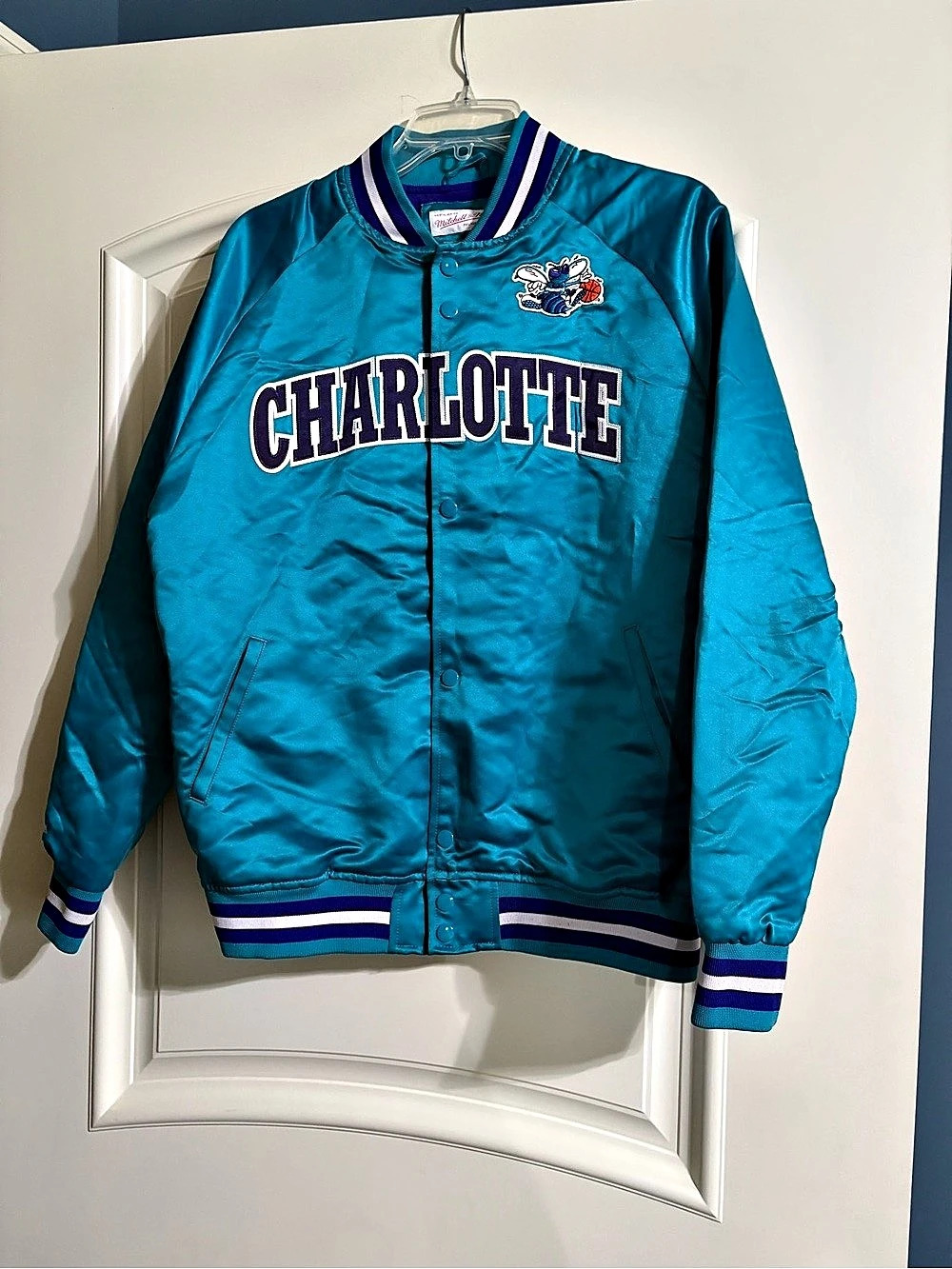 Mitchell & Ness Charlotte Hornets Lightweight Satin Snap-Front Jacket Satin